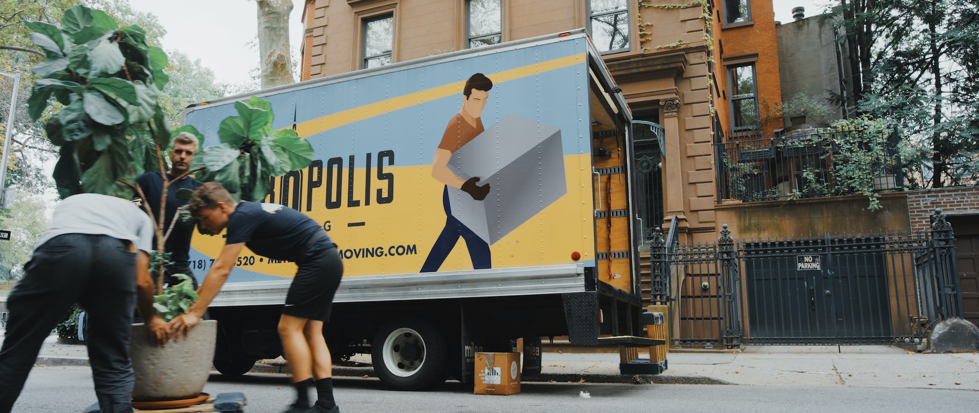 Moving van image